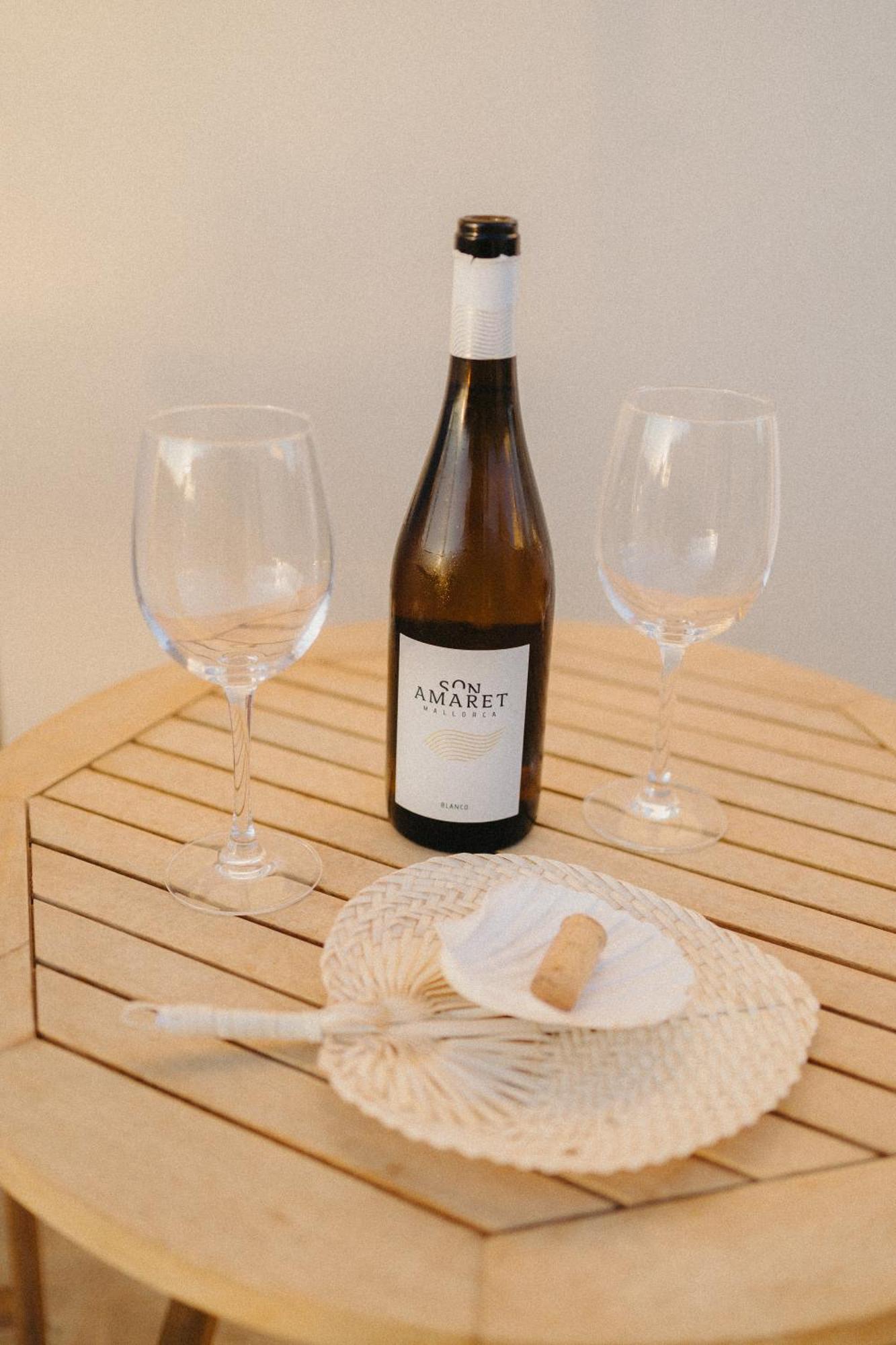 Vino Resort Son Amaret 손 마치아 외부 사진